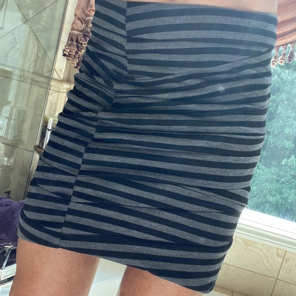 Size 2 Kenar pencil skirt